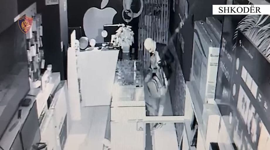 Zbardhet vjedhja e servisit të celularëve në Shkodër, arrestohet i dyshuari, gjendet pistoletë dhe kanabis 