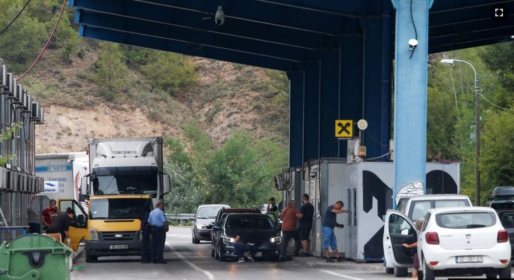 Tensionohet sërish situata në veri të Kosovës