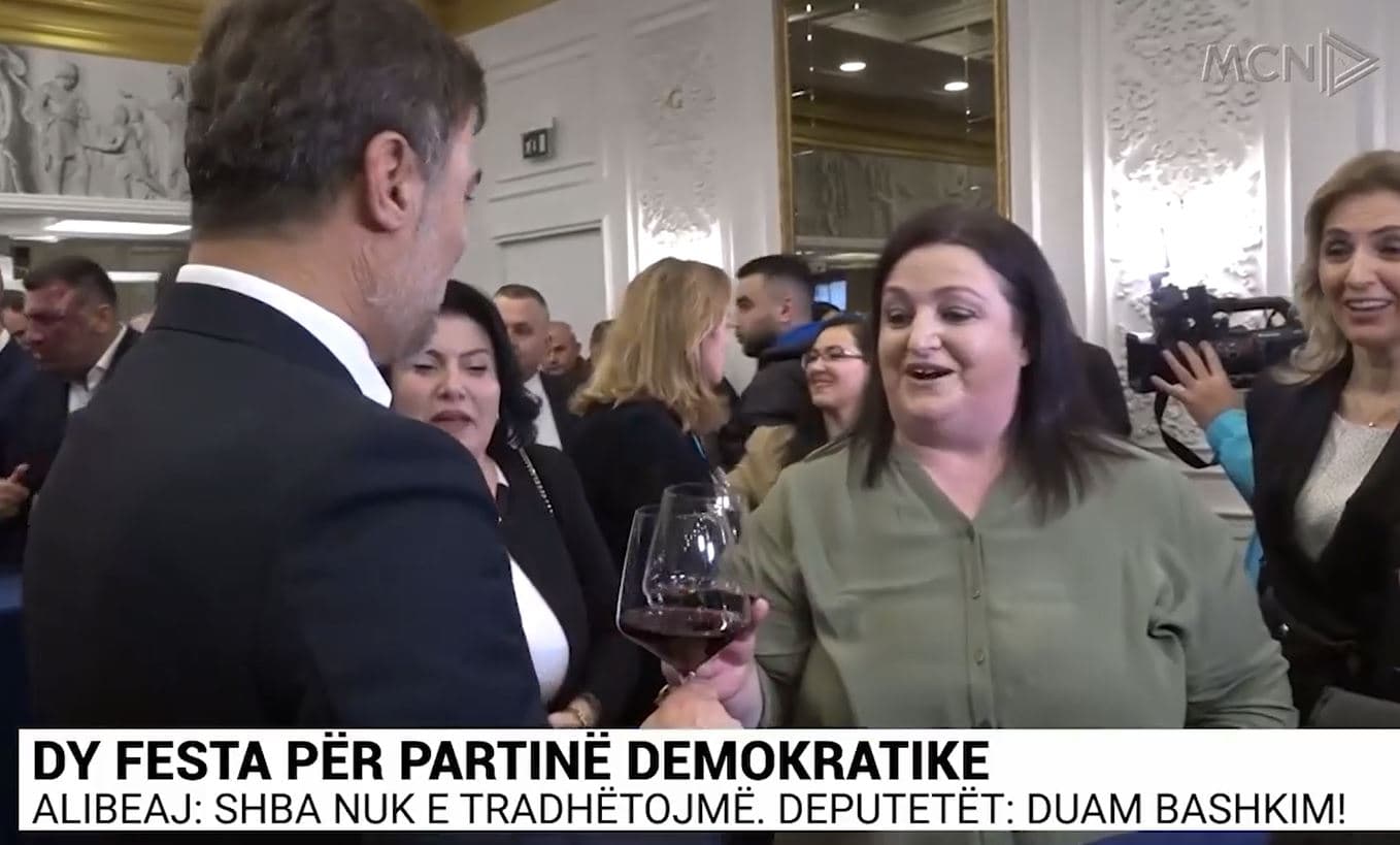 Dy festa për PD, Alibeaj: SHBA-në nuk e tradhtojmë. Deputetët: Bashkim! (VIDEO)