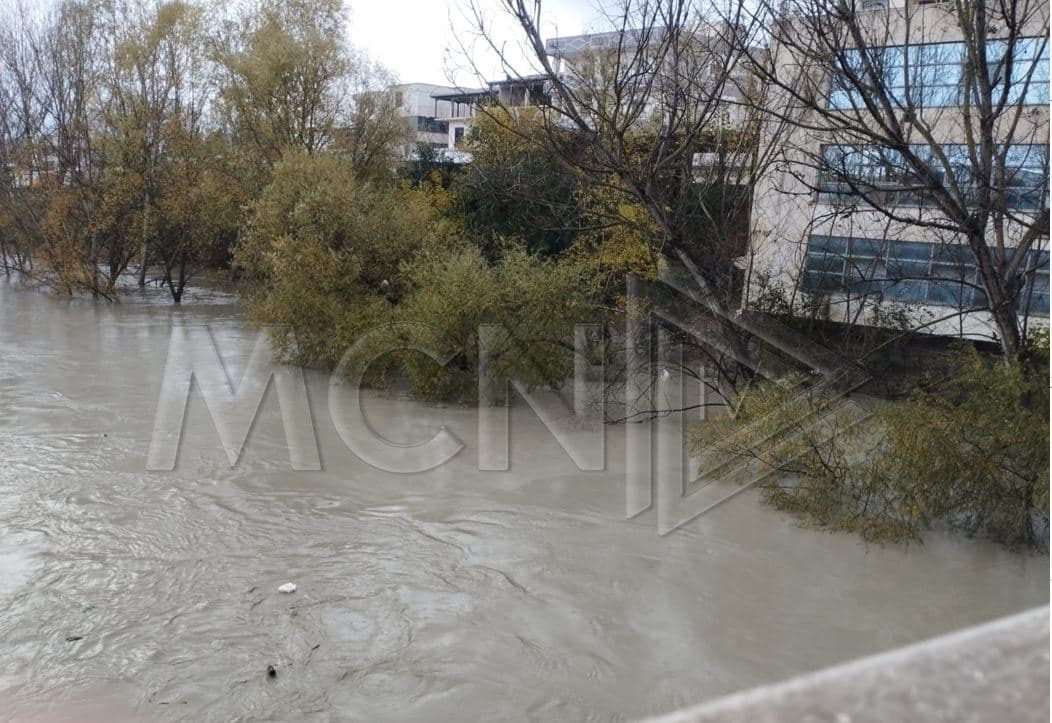 Lumenjtë Erzen dhe Ishëm dalin nga shtrati, kërkohen shkarkime të kontrolluara nga liqeni i Bovillës (VIDEO)
