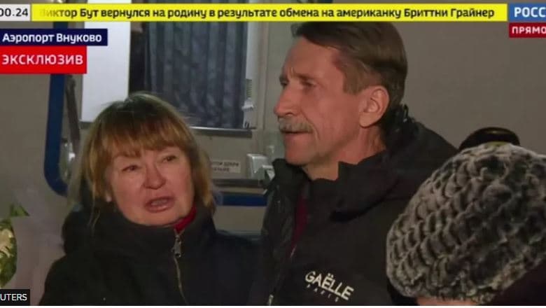 Tregtari rus i armëve, pas lirimit nga burgu i bashkohet partisë nacionaliste