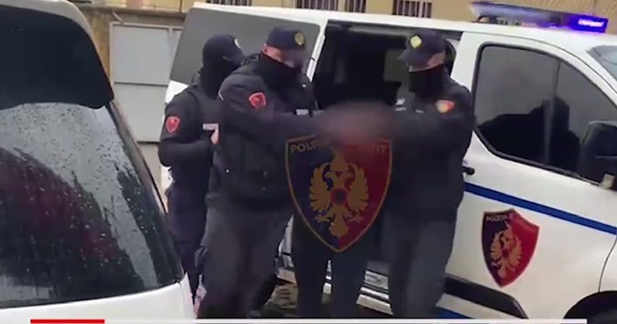 Vodhi materiale në bodrumin e një hoteli dhe një kishë, arrestohet i riu në Korçë