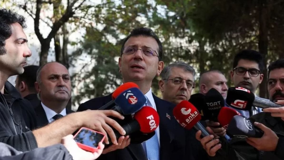 Kryebashkiaku i Stambollit dënohet me gati 3 vite burg pasi i quajti disa zyrtarë budallenj