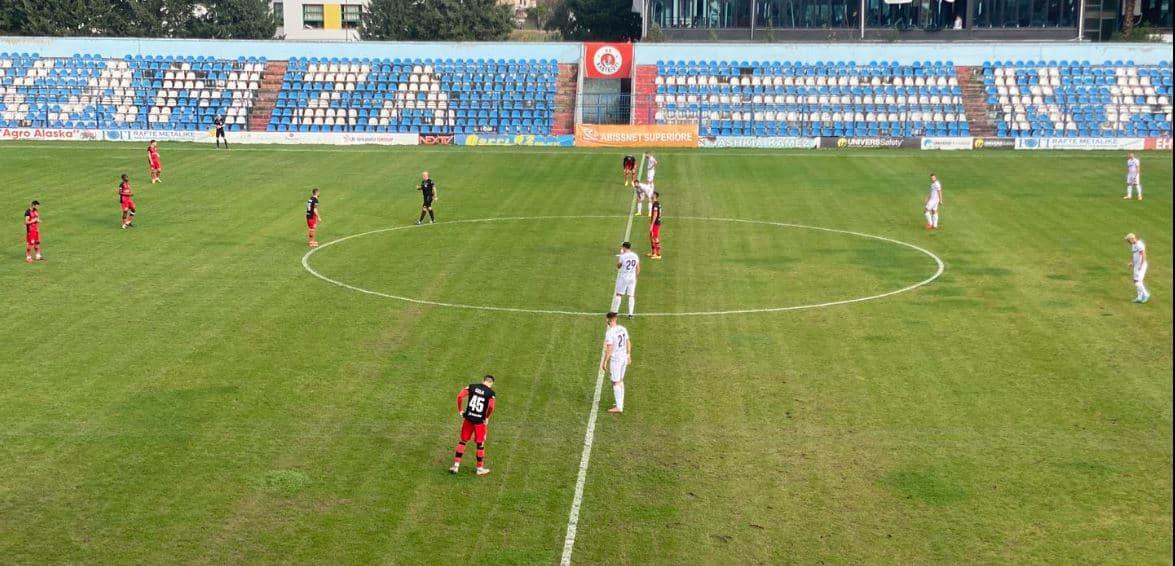 Nuk ka gola në pjesët e para, Vllaznia me 10 lojtarë