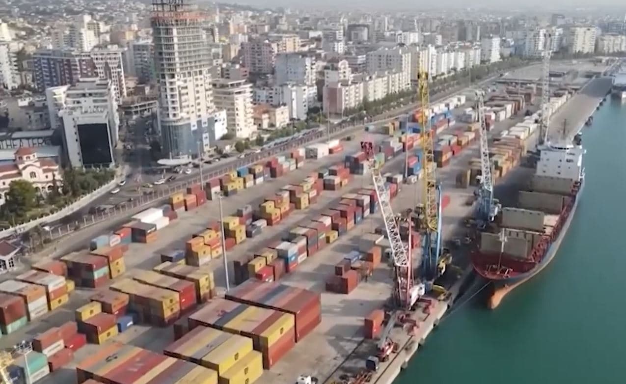 BE kthen 50 kamionë me bimë medicinale (VIDEO)