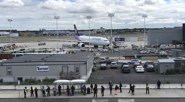 SHBA/ Avioni përfshihet nga turbulencat, plagosen dhjetëra persona në bord