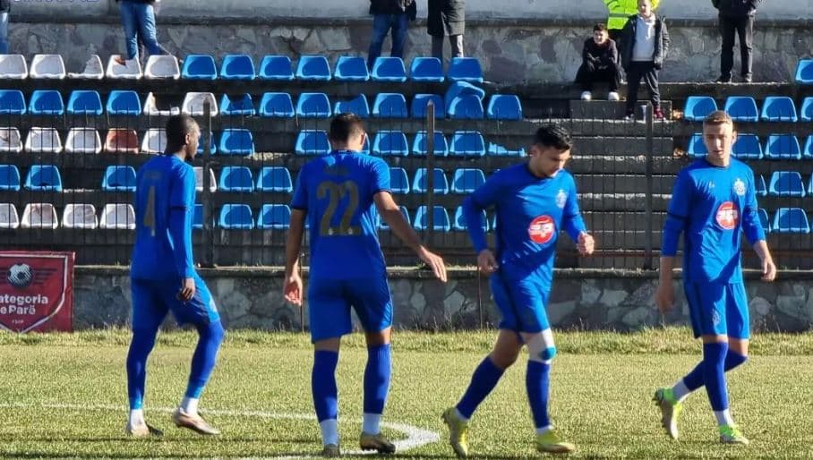 Kategoria e Parë/ “Shtangen” Dinamo dhe Flamurtari, Korabi ngjitet në vendin e tretë