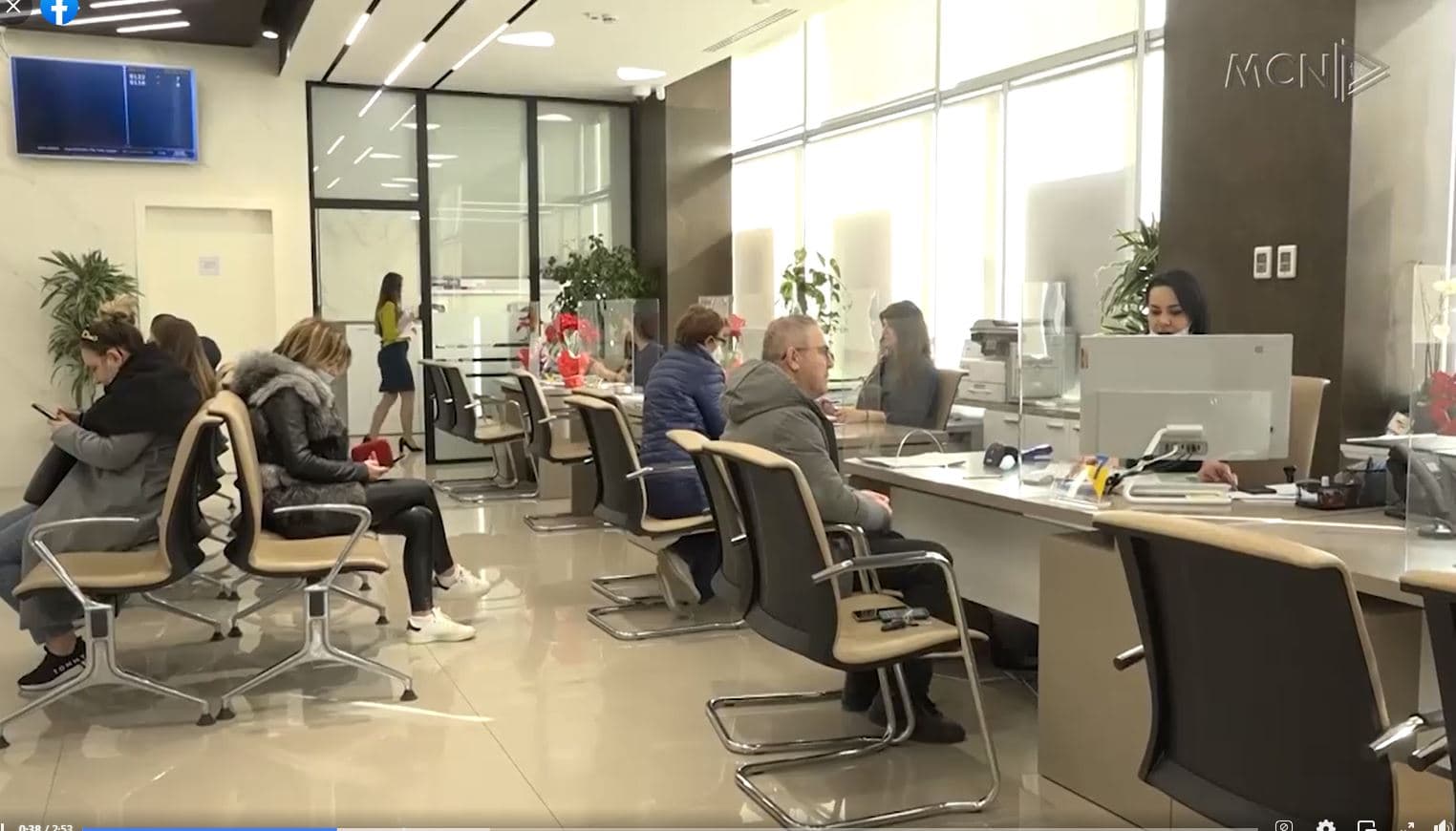  “Fluturojnë” këstet e kredive/ Tola: Inflacioni i importuar, norma e interesit s’duhej rritur (VIDEO)