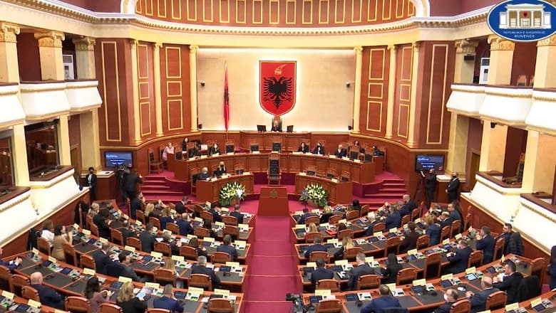 Kuvendi sot në seancën e fundit/ Nga votimi për anëtarin e ri të ‘Kushtetueses’, te kryetari i autoritetit të dosjeve