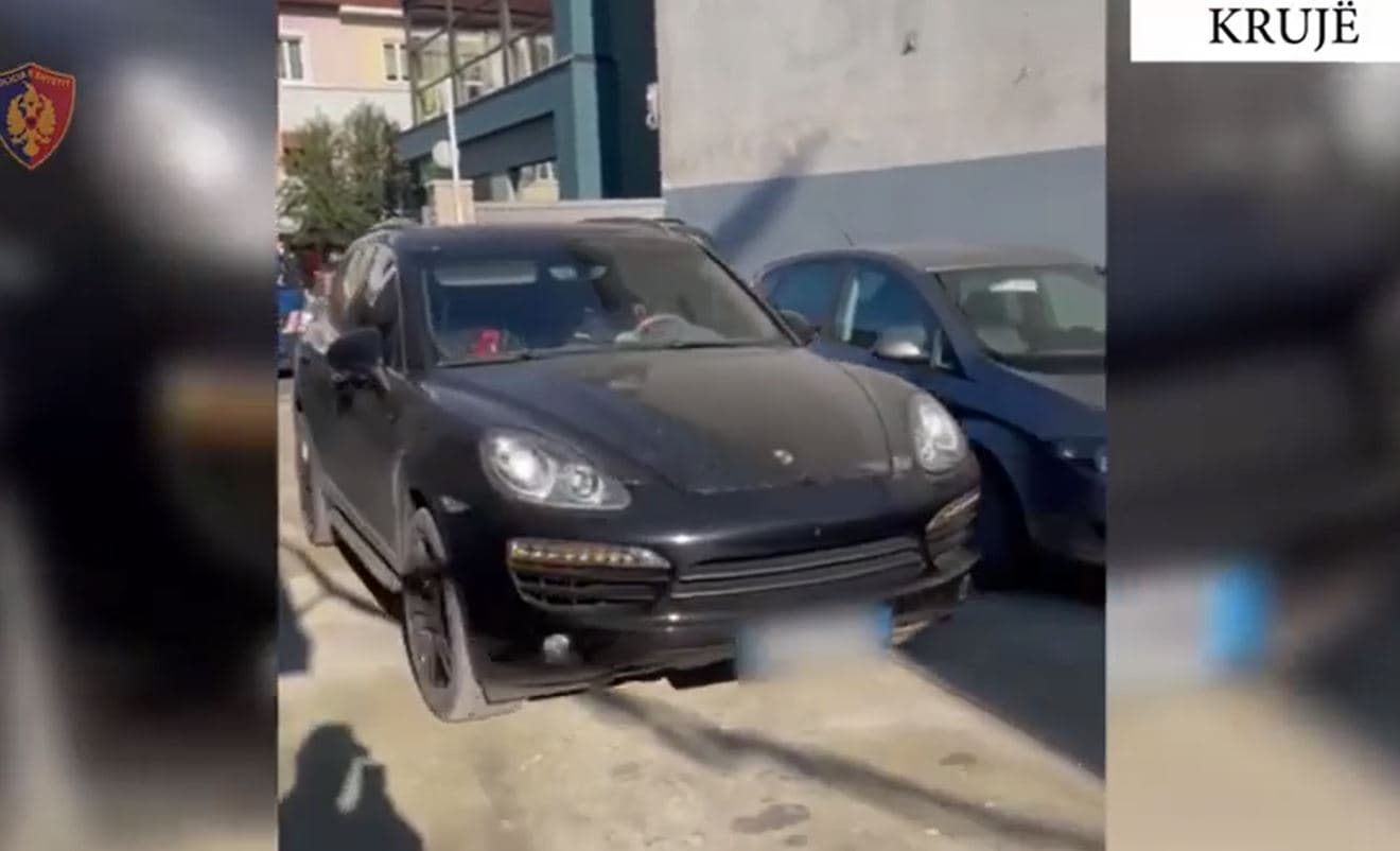 Lëvizte me armë me vete në makinë, vihet në pranga 31-vjeçari në Krujë