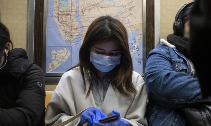 Kryebashkiaku i New York u kërkon qytetarëve që të mbajnë maskë