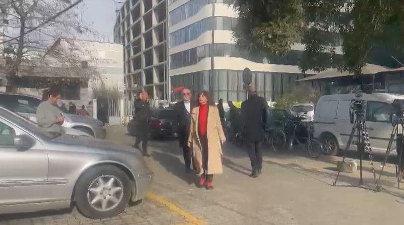 Akuzohet për shkelje të barazisë në tendera, Sonila Qato paraqitet në GJKKO