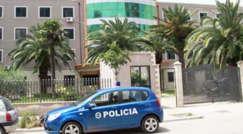 U kapën në flagrancë duke vjedhur një servis, arrestohen dy persona