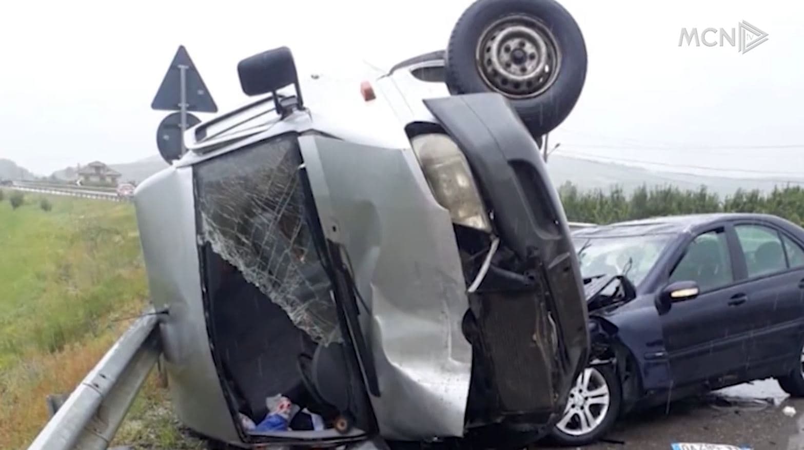 Celulari vret në rrugë më shumë se alkooli (VIDEO)