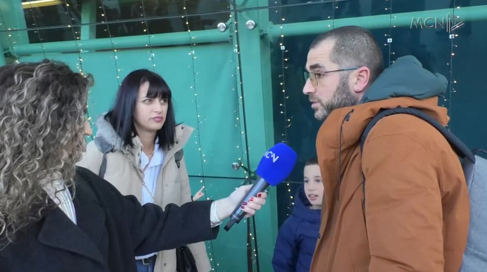 380 euro për një fluturim/ Qytetarët: Kemi ardhur për festa, çmimet më të shtrenjta (VIDEO)