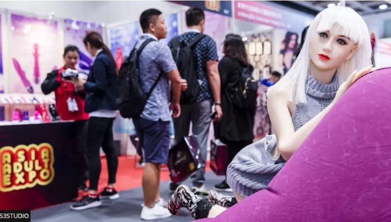 Koreja e Jugut heq ndalimin për importin e kukullave të seksit
