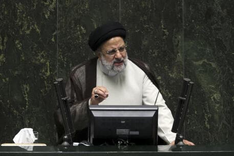 Presidenti iranian: Nuk ka mëshirë për ata që protestojnë