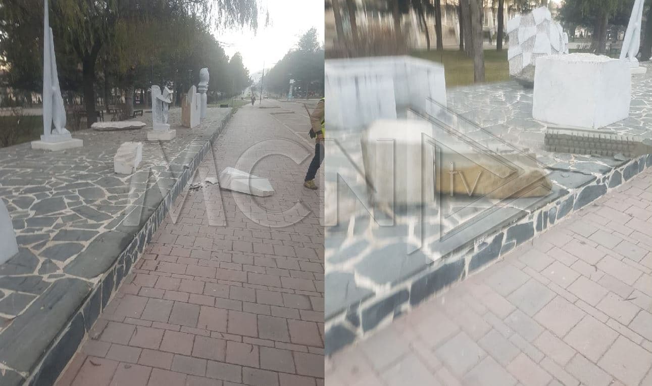 Korçë, dëmtohen skulpturat e parkut të qytetit 