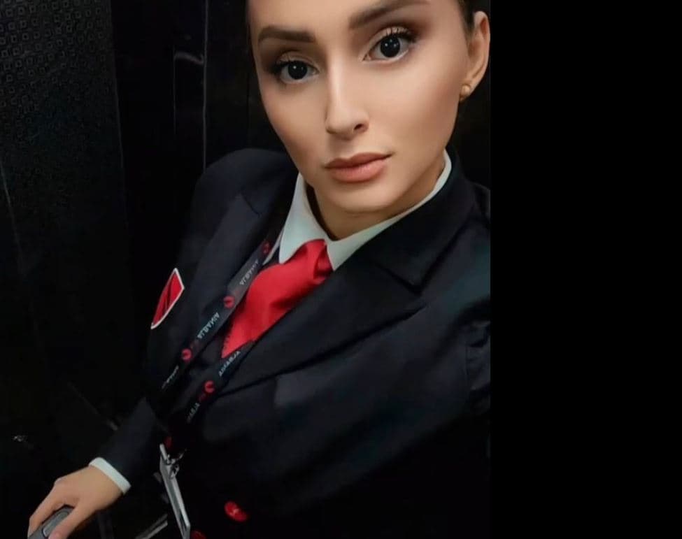 Stjuardesa humbi jetën pas fluturimit për në Londër, reagon Air Albania: Pësoi atak kardiak 