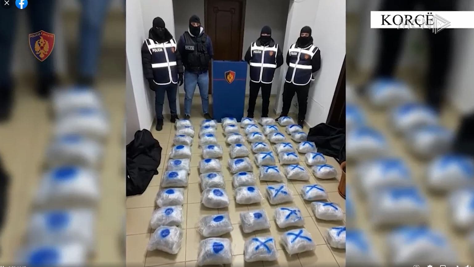   Arrestohet për drogë punonjësja e AKSHI-t/ 28-vjeçarja ishte kthyer në mburojën e trafikantëve (VIDEO)