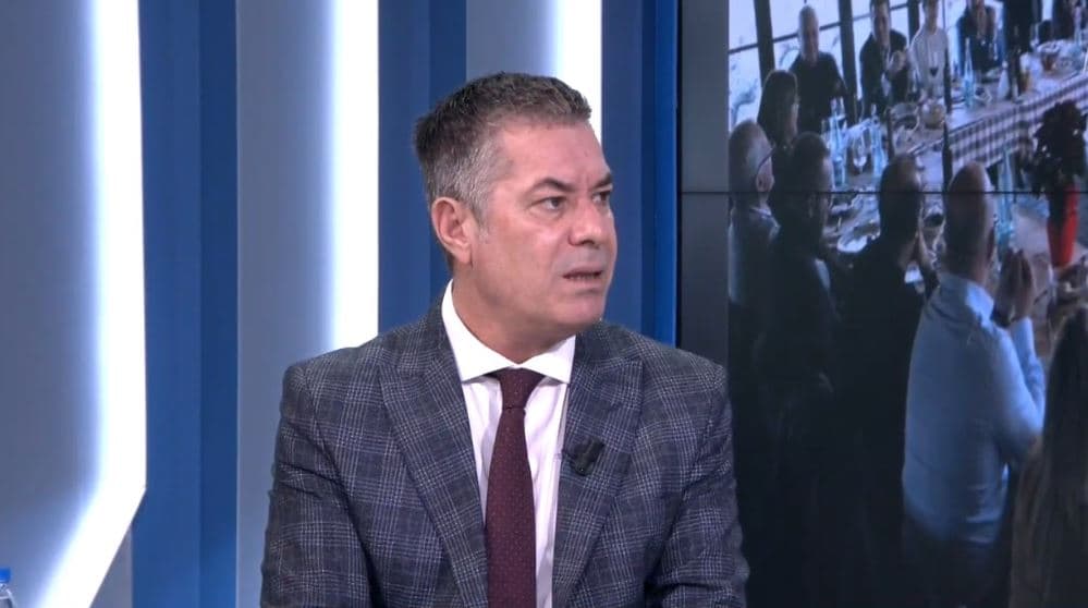 Vangjeli: Ka çarje mes Alibeajt dhe Bashës. S’ka rëndësi pullazi i qymezit, por këndezi në majë!