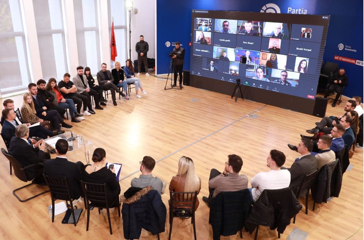Berisha: Krijimi i elitës së aftë dhe atdhetare, objektiv i rëndësishëm për PD-në