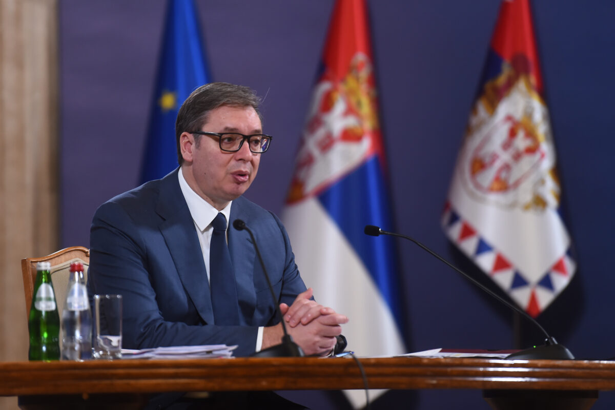 Vuçiç: Barrikadat do hiqen, por nëse arrestohet ndonjë serb Veriu do bllokohet përgjithmonë