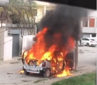 Digjet një makinë në Shijak