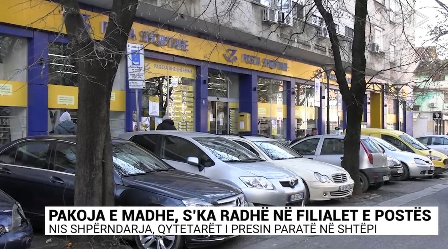 Pakoja e madhe/ Nuk ka radhë në filialet e Postës (VIDEO)