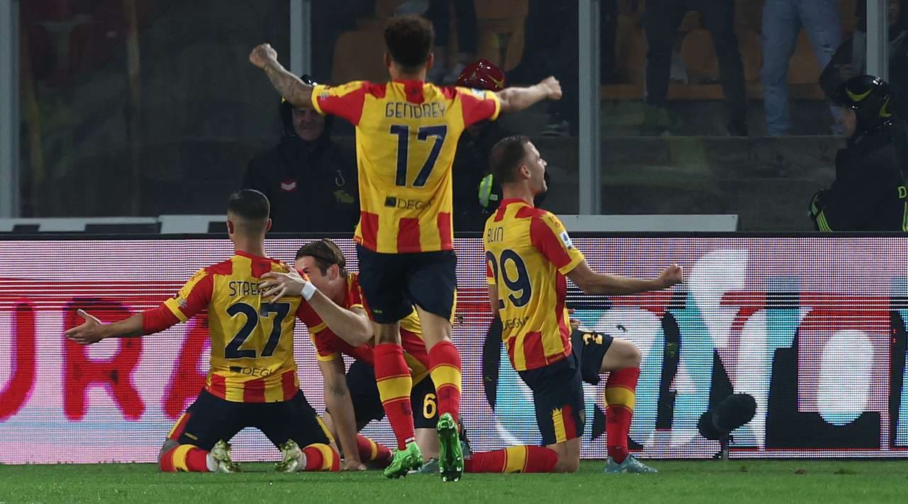 Lecce mposht me përmbysje Lazion, Romës i mjafton një gol (VIDEO)