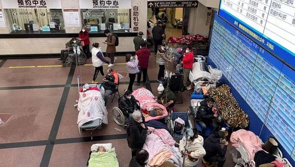 Covid-19, Kina i bën thirrje OBSH-së të mbajë një qëndrim të paanshëm
