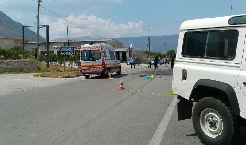 Automjeti aksidenton këmbësorin në Gjirokastër, arrestohet shoferi
