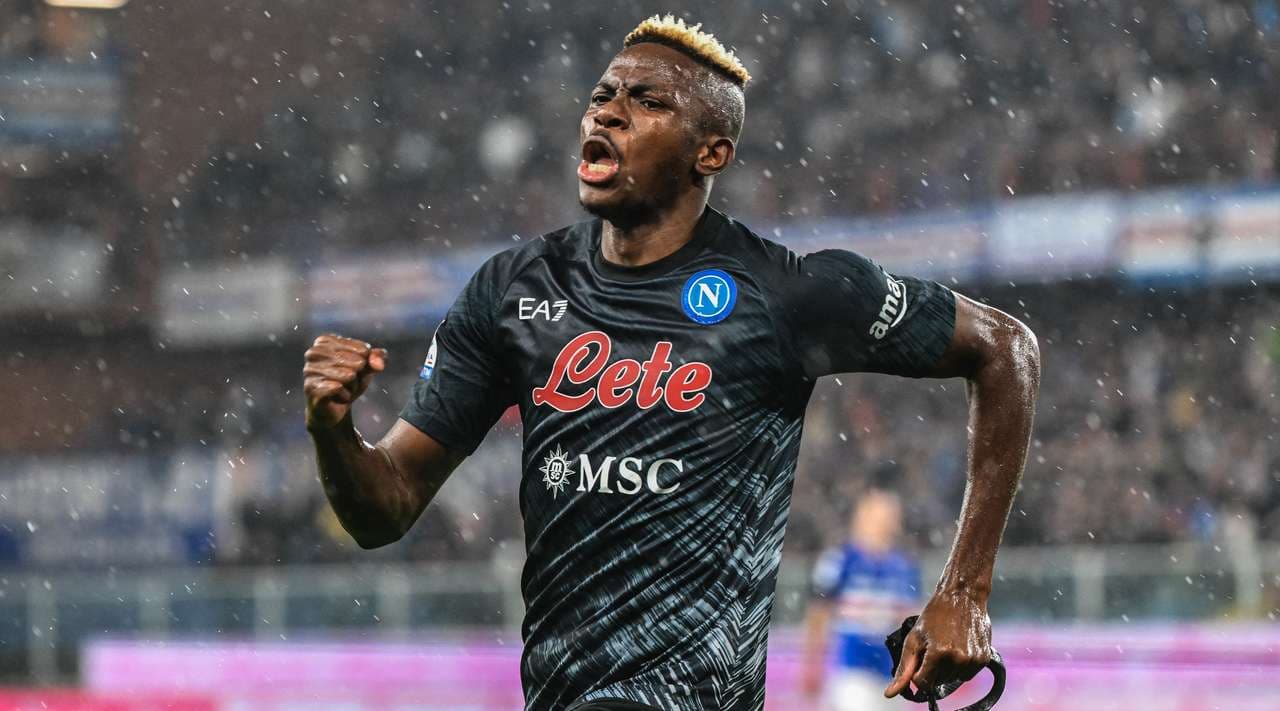 Dy penallti dhe karton i kuq, Napoli rikthehet te fitorja