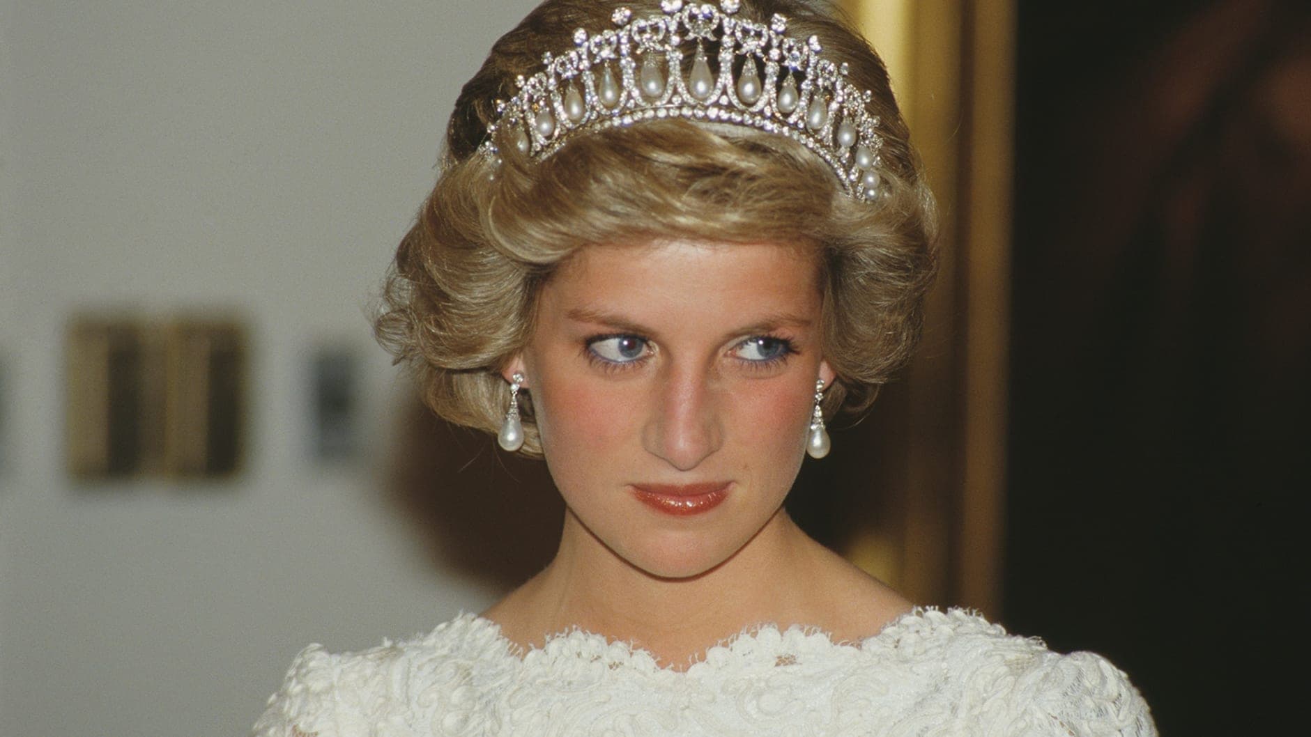 Del në ankand fustani ikonë i viteve ‘90 në pronësi të Princeshë Diana