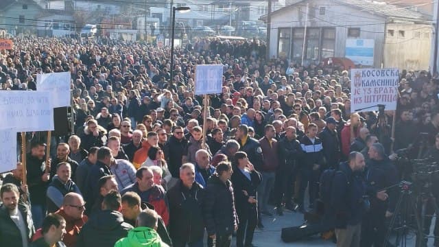 Protesta e serbëve në Shtërpcë/ Rakiç: Qeveria Kurti duhet të na ofrojë siguri e jo të na frikësojë