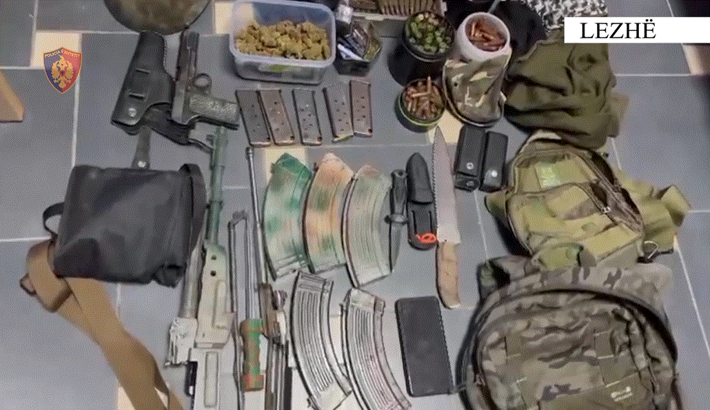 Lëvizte me arsenal armësh në makinë, Policia e lezhës jep detaje nga arrestimi i 36-vjeçarit