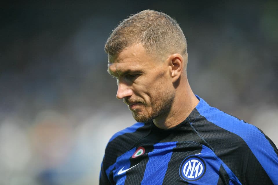 Dzeko , opsion për Manchester United