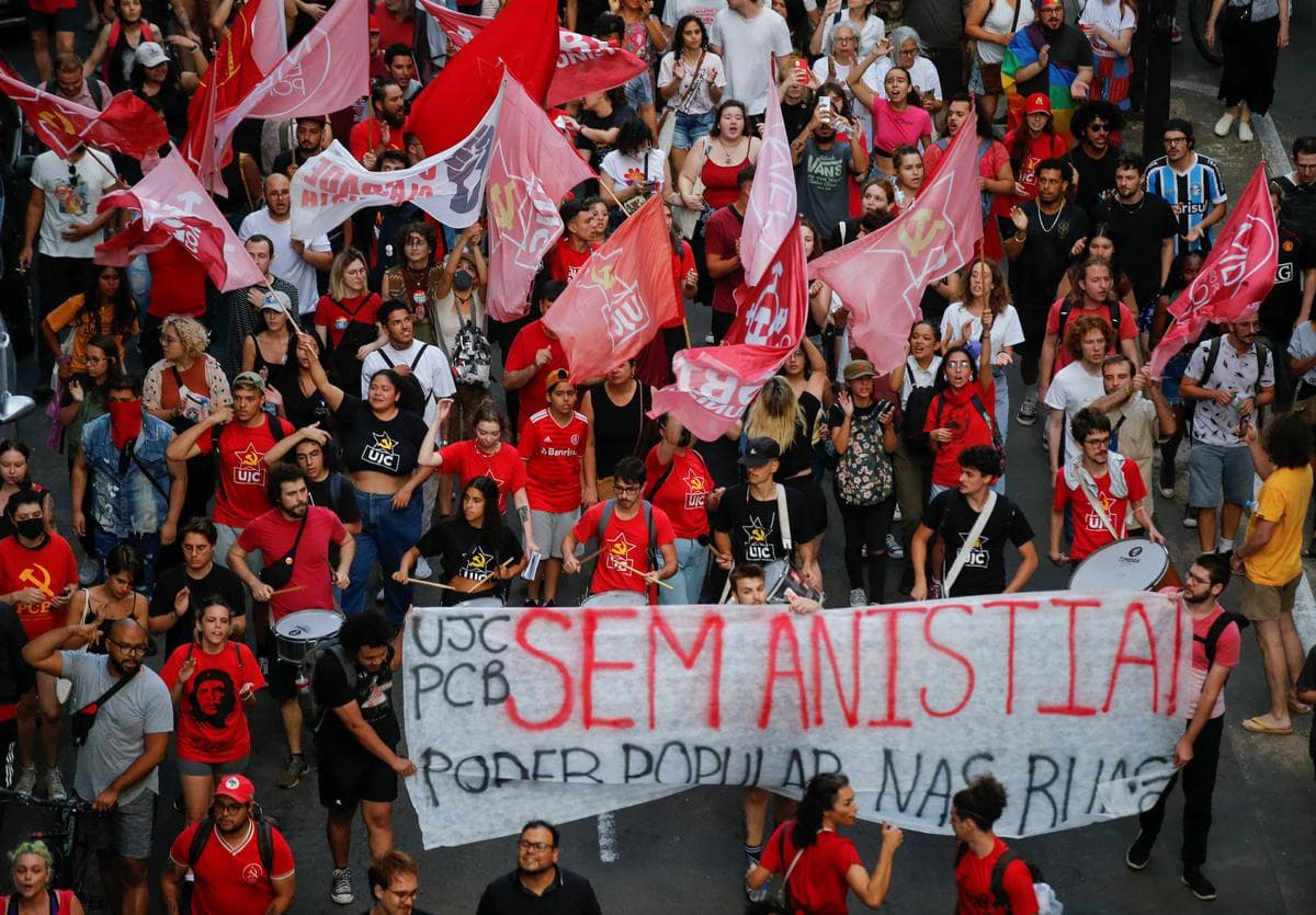 “Burg për Bolsonaron. Jo amnisti për puçistët!”/ Mitingje pro demokracisë në rrugët e Brazilit