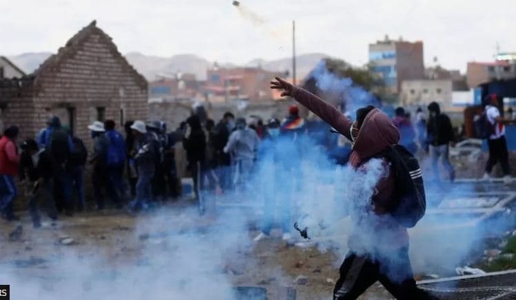 Protestat në Peru, 17 të vdekur dhe dhjetëra të plagosur