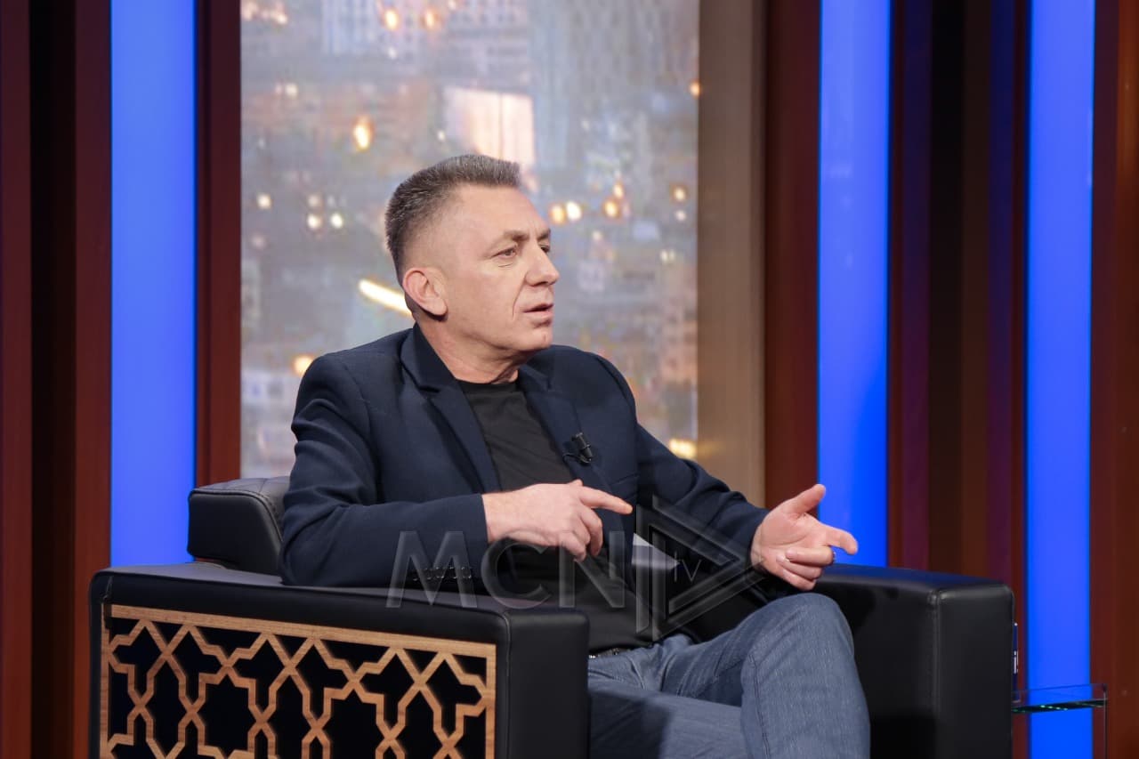 Hoxha: Revolucioni po vjen nga Perëndimi, këtu nervi ka ngordhur