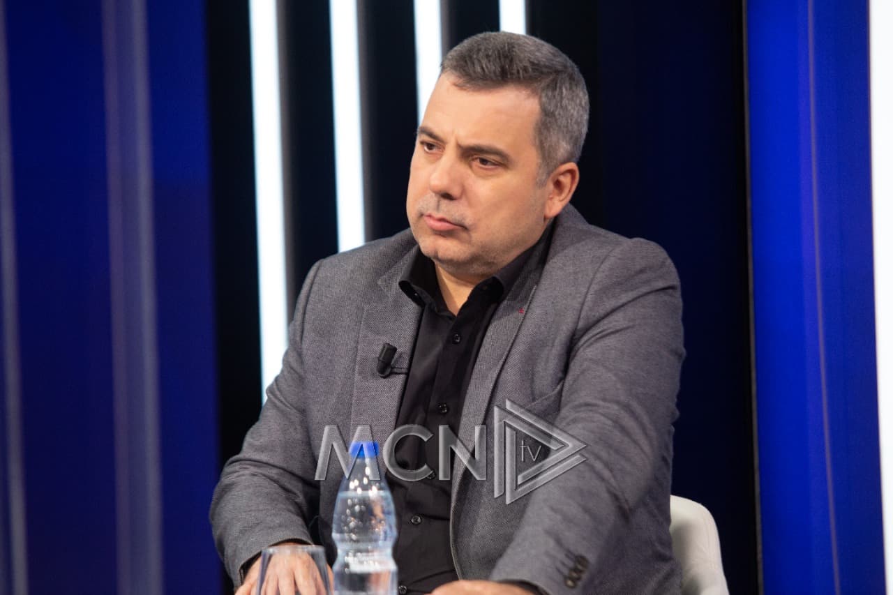 Abilekaj: Agron Çela nuk e shpjegoi afrimin me PS, zgjodhi të korruptohet, nuk ka asnjë kartë morale!