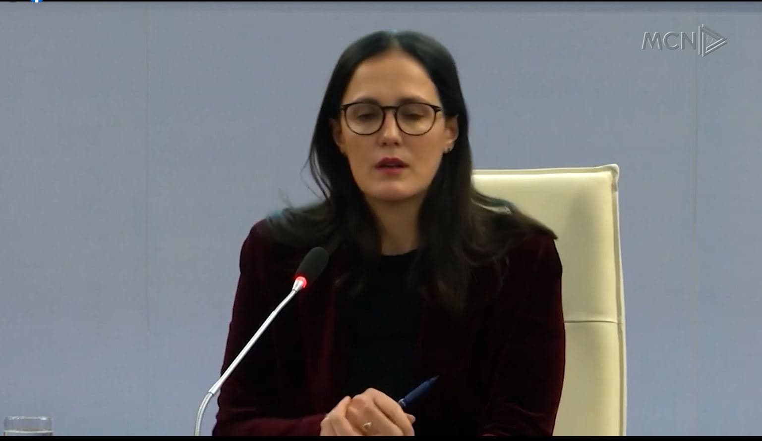  Ibrahimaj pa qëndrim për Gjokutajn/ Ministrja shpërndan postime për pakon e madhe (VIDEO)