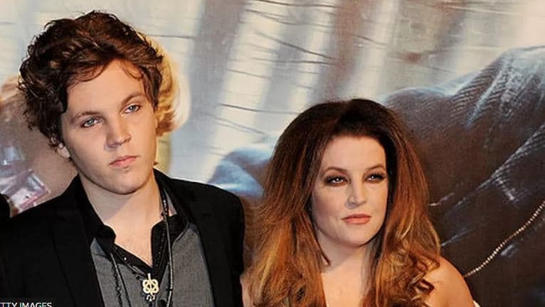 Ndërroi jetë pas një ataku kardiak, Lisa Marie Presley do të varroset pranë babait dhe djalit të saj