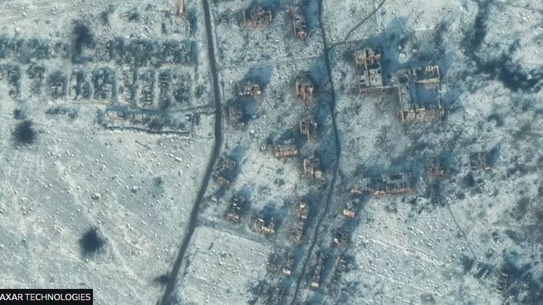 Rusia pretendon fitoren e qytetit të minierës, Ukraina e mohon