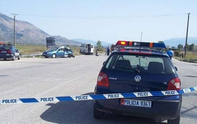Përplasen dy makina në Kakavijë-Gjirokastër, plagoset një grua