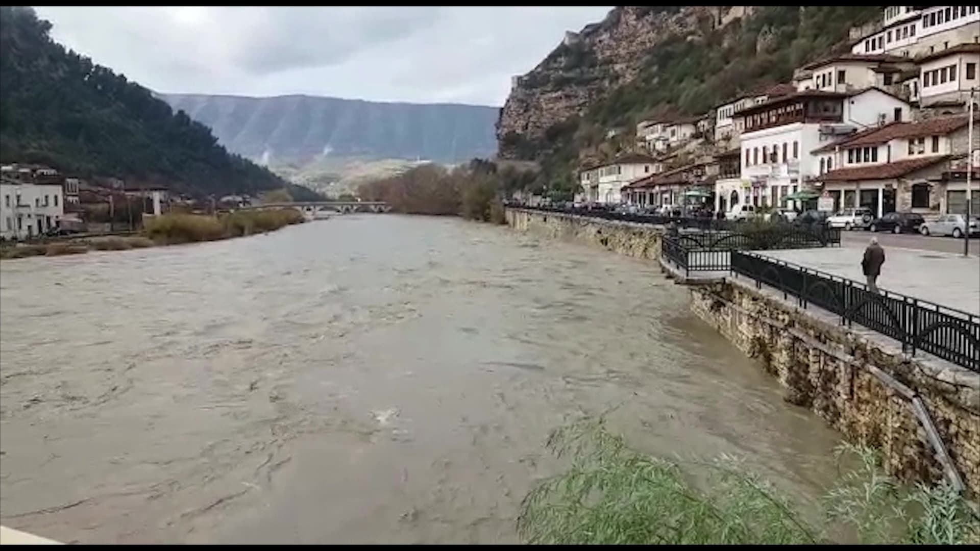U zhduk një ditë më parë, 32-vjeçari gjendet i mbytur në lumin Osum
