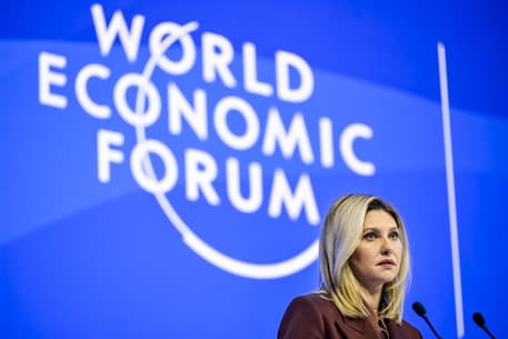 Zelenska në Davos: Vetëm me tërheqjen e trupave ruse do vendoset e drejta ndërkombëtare