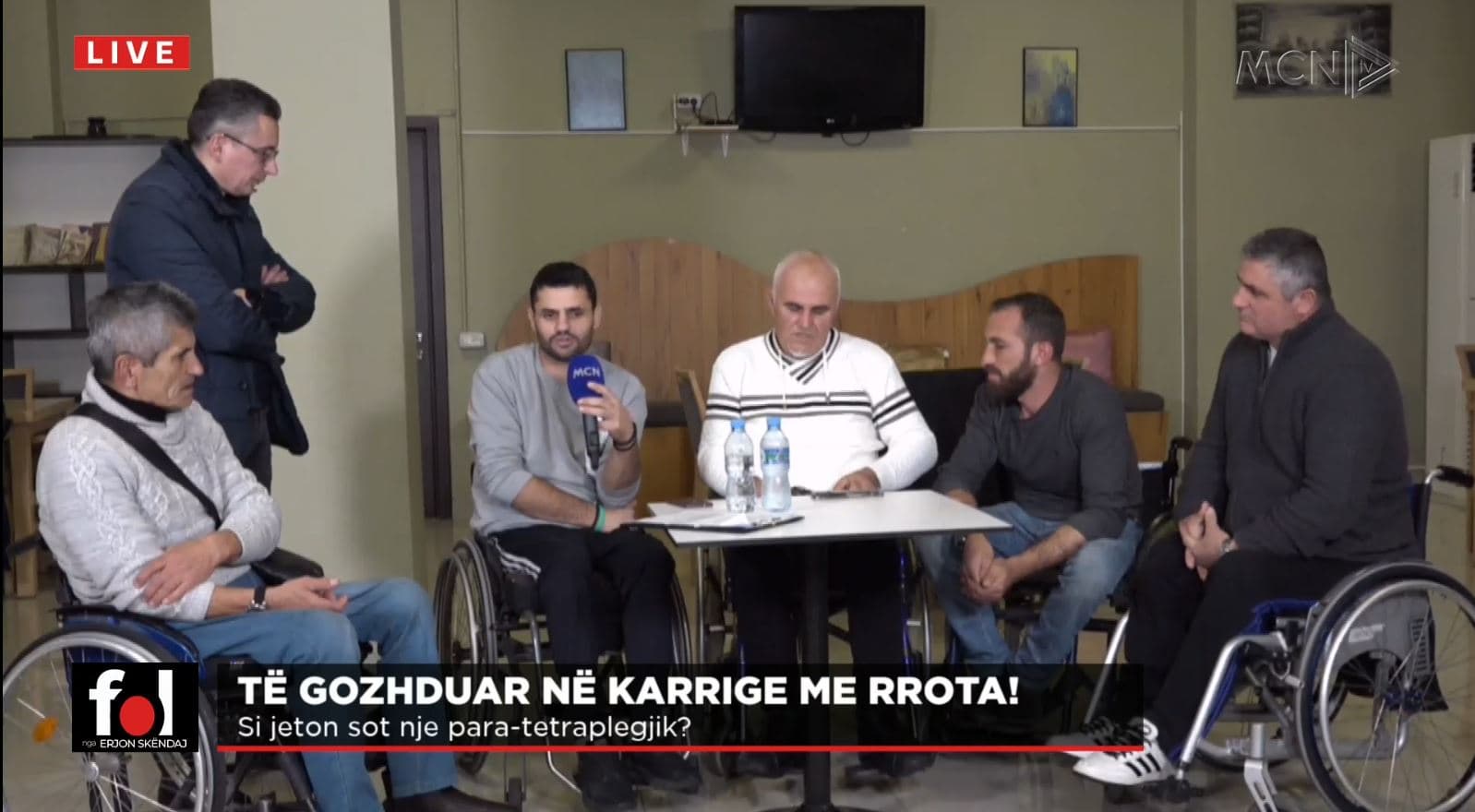Të gozhduar në karrige me rrota/ Para-tetraplegjikët kërkojnë dinjitet: Pagesa e shtetit për kujdestarin, qesharake!