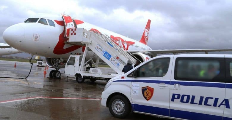 Në kërkim ndërkombëtar për trafikim droge, 32-vjeçari bie në prangat e policisë
