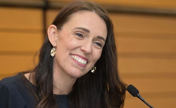 Jacinda Ardern do të japë dorëheqjen si kryeministre e Zelandës së Re